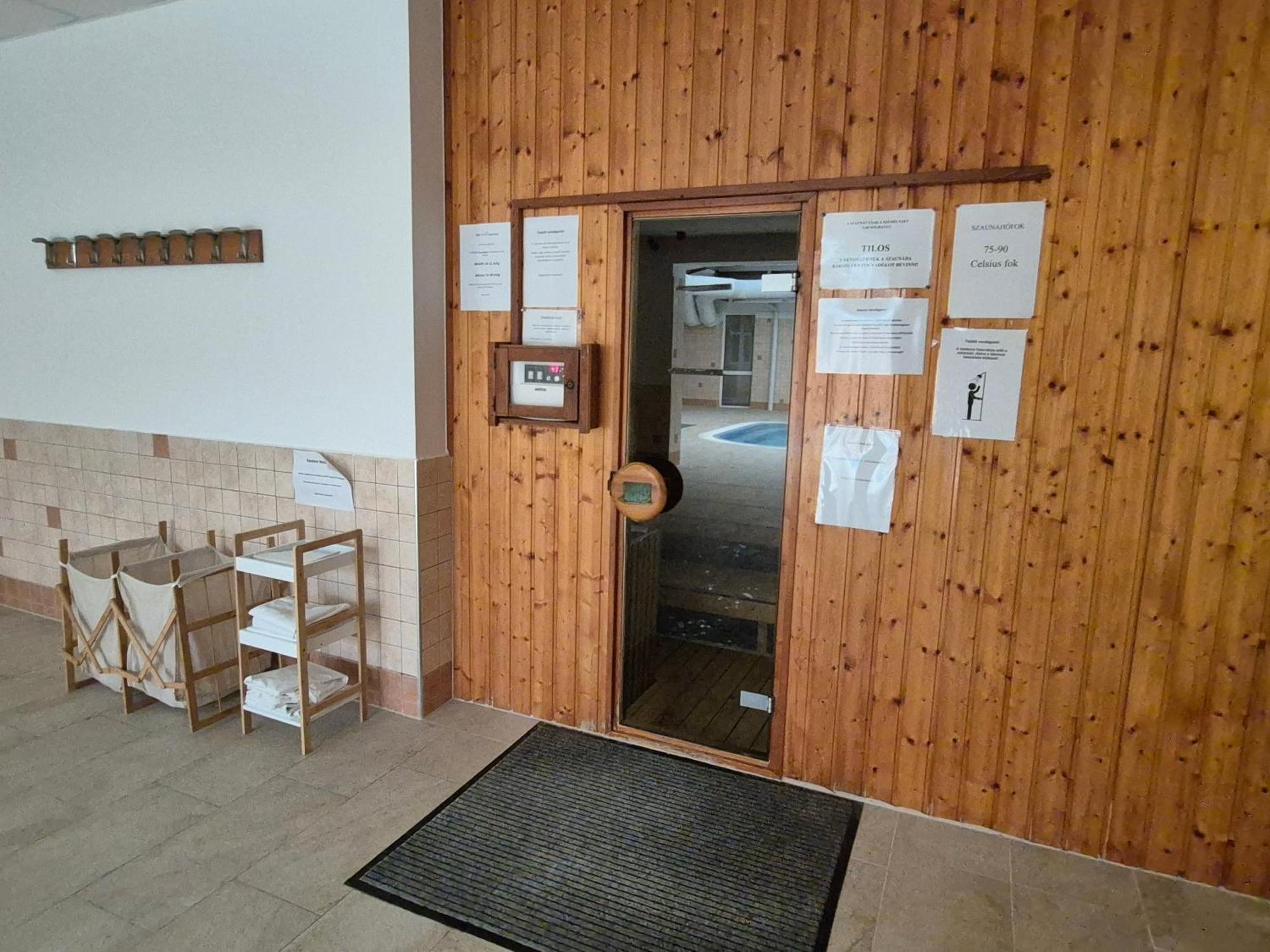 Manna Wellness Apartman 佐洛卡罗斯 外观 照片